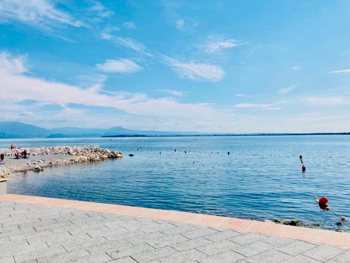 Palm Beach - Your Private And Complete Apartment In Desenzano Del Garda Buitenkant foto